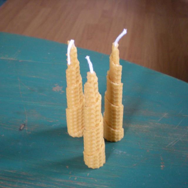 Svíčky z včelího vosku - špičaté